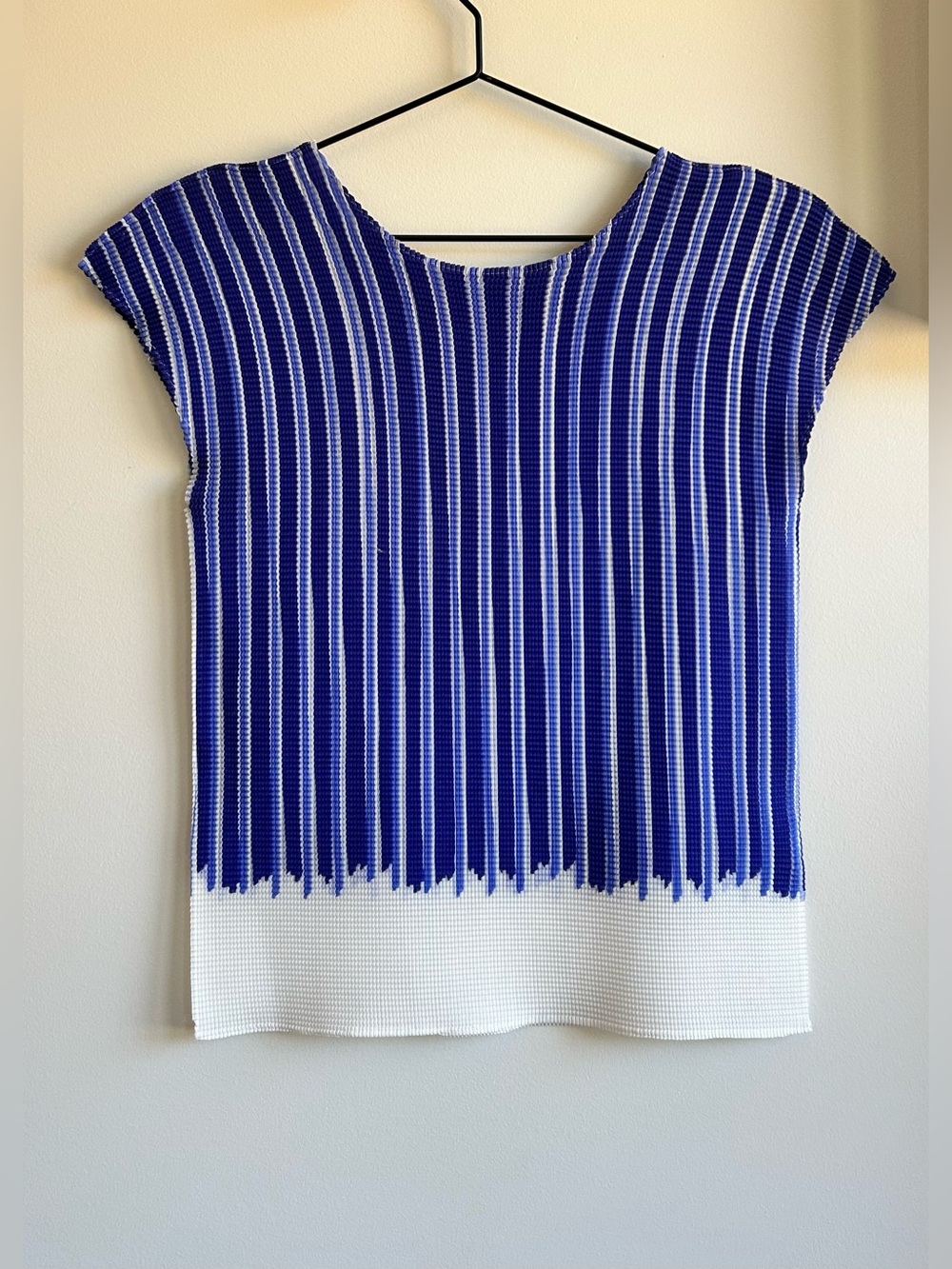 *Like New* Collector’s Edition ISSEY MIYAKE me Blue Stripped “Tofu” Top